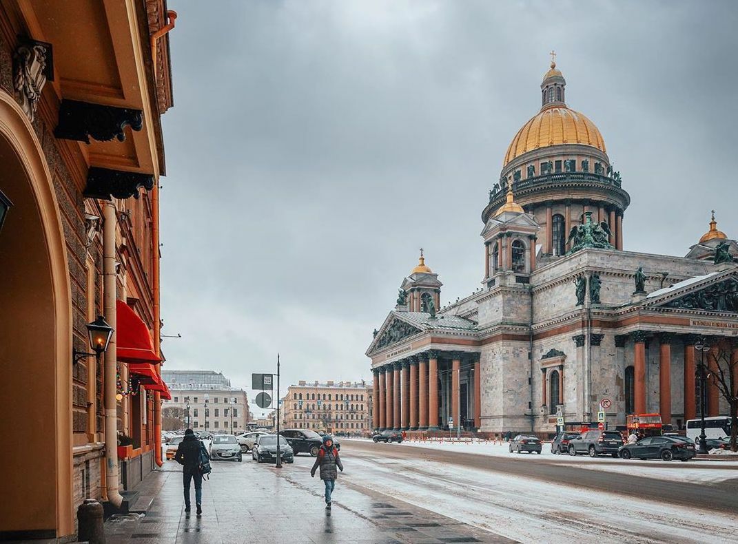 Зимний Исаакиевский собор в Санкт Петербурге