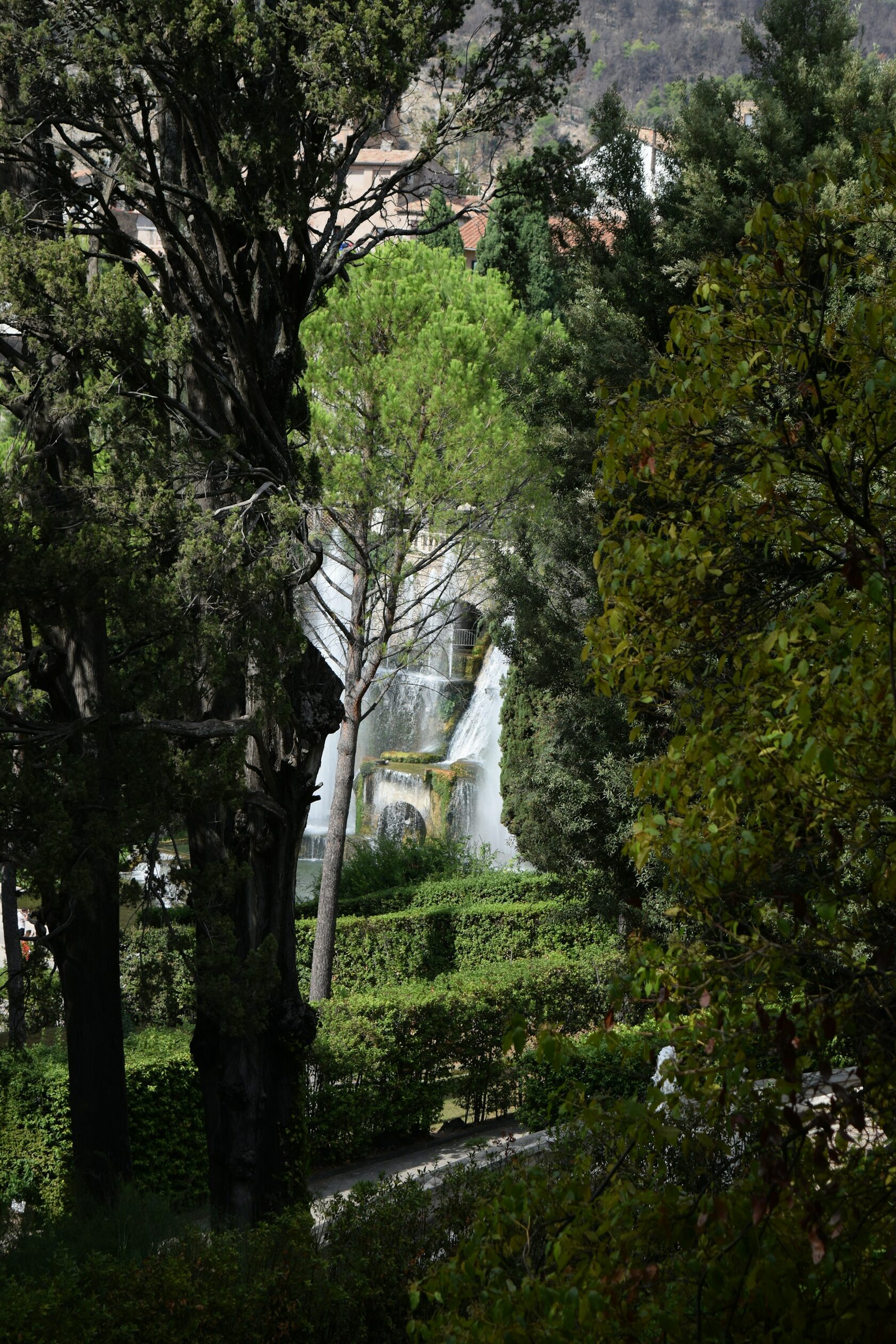 Вид на фонтан Нептуна, вилла д`Эсте, Тиволи, Италия