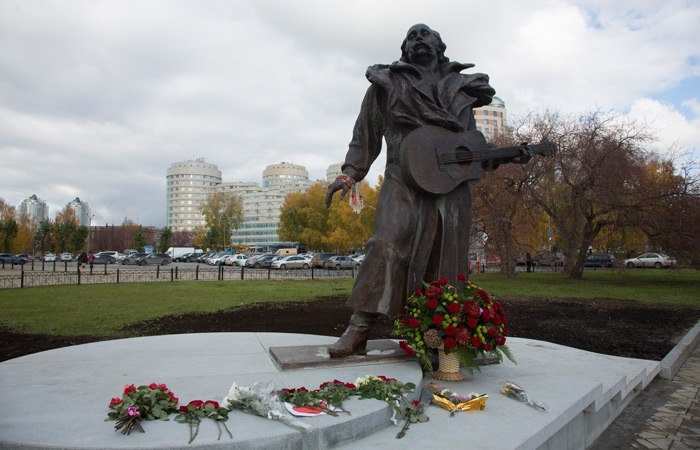 Памятник мулявину в екатеринбурге фото Музыкальные достопримечательности Екатеринбурга