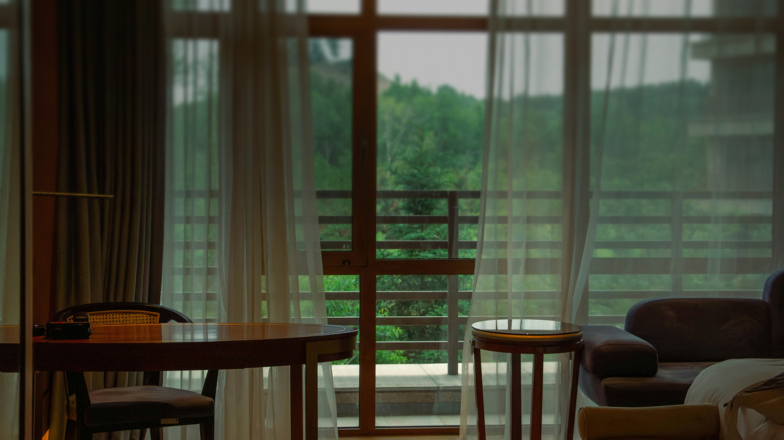 Деревянное остекление дома