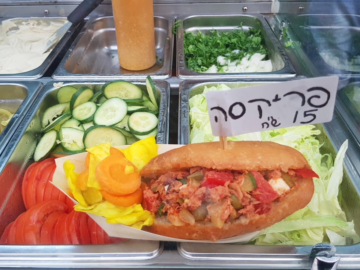 Фрикасе - Тунисский сендвич. Блог Вкусный Израиль.