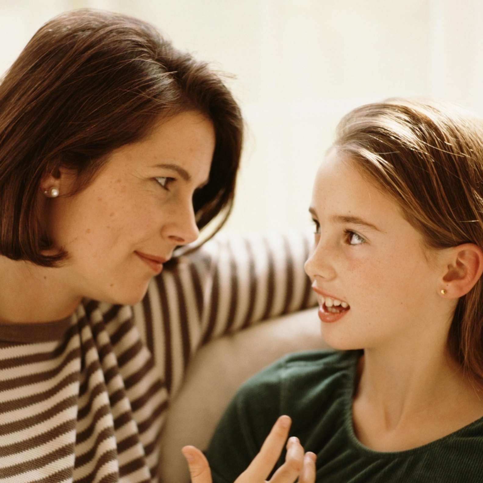 Parent's day. Подростки и родители. Родители и дети. Разговор с подростком. Разговор родителей с ребенком.