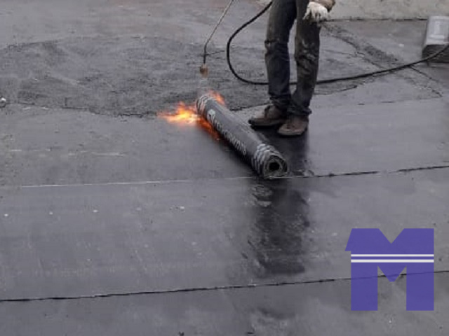 Монтаж кровли огневым методом