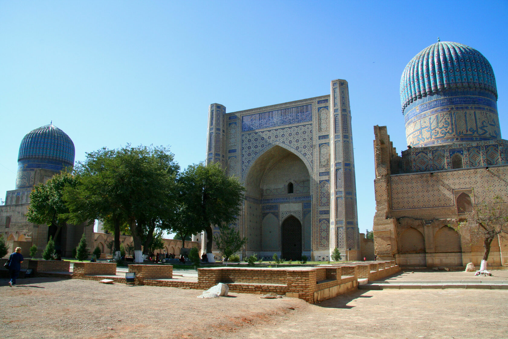 Время в узбекистане самарканд. Мавзолей Биби-Ханум, Самарканд. Мавзолей би би Ханум Самарканд. Соборная мечеть Биби-ханым. Самарканд Бибихоним.
