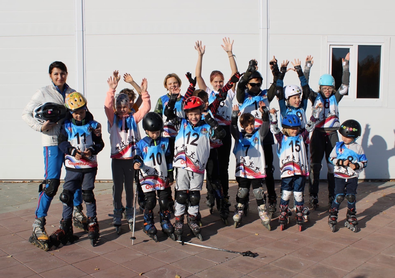 Спортивный клуб «Олимпионик». Детский лыжный клуб название. Европа инклюзив спорт.