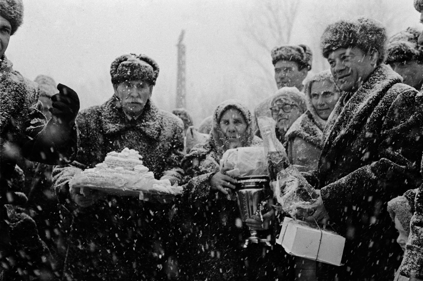 Далекий год на пленке старой. Дед секрет.